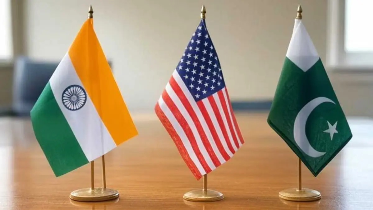 Flags of India, the United States, and Pakistan representing Donald Trump’s call for peace between the two South Asian neighbors.