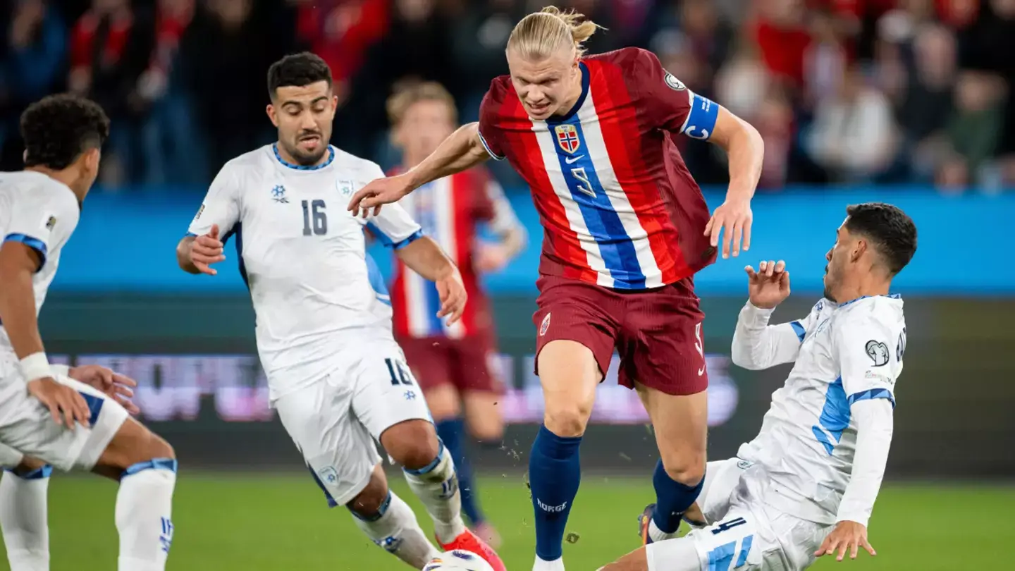 Norway football players in action during the match against Israel, symbolizing Norway’s donation of match earnings to Gaza relief.