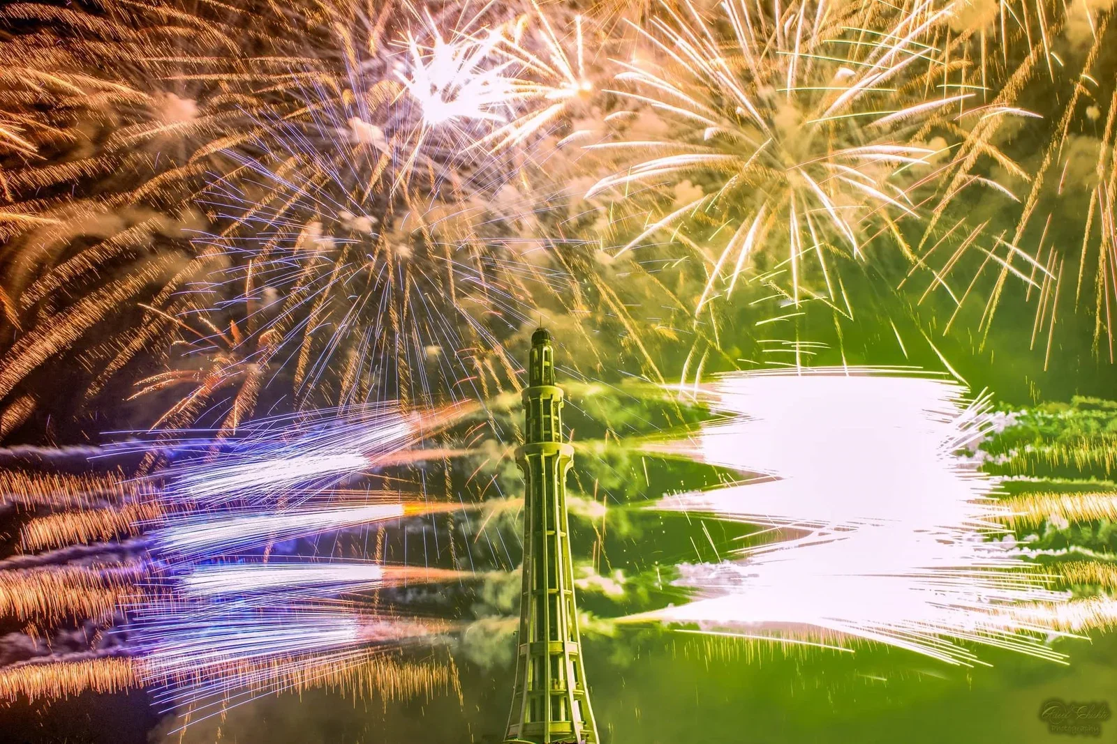 Fireworks display with Minar-e-Pakistan representing Pakistan’s success at China’s International Fireworks Competition