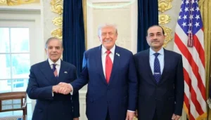 A high-quality infographic showing PM Shehbaz Sharif, President Trump, and Field Marshal Asim Munir, detailing the US-Iran ceasefire extension, the blockade of the Strait of Hormuz, and Pakistan's mediation role.