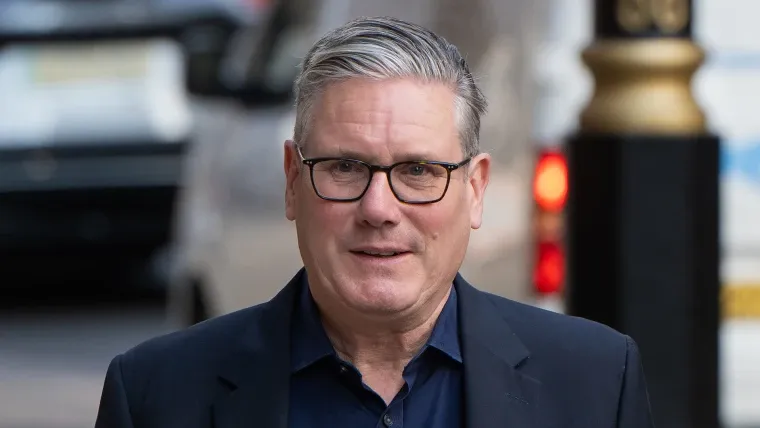 Starmer Faces Pressure After Labour Suffers Heavy Election Losses