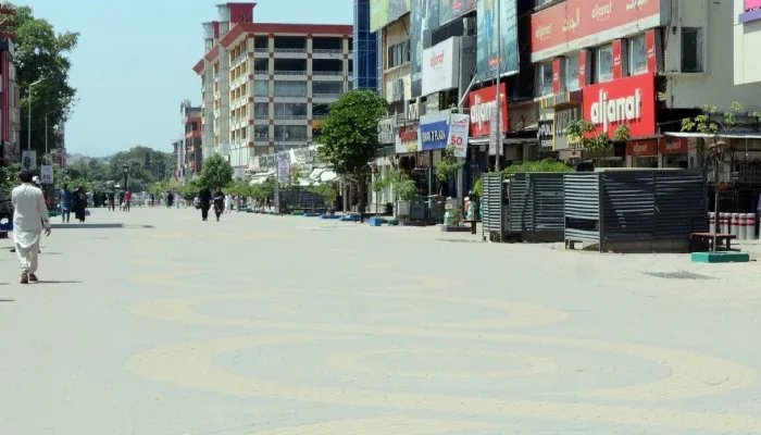 Commercial market area in Pakistan affected by new business timings regulations