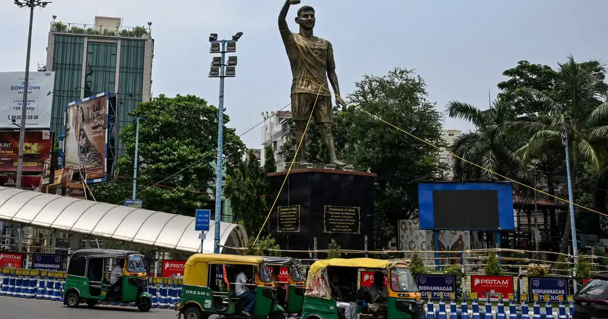 Messi Statue standing in Kolkata before being removed due to safety concerns over strong winds