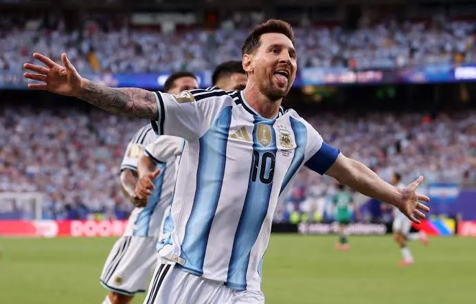 Messi Makes World Cup History as Argentina Reach Knockout Stage