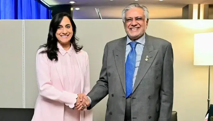 Anita Anand Pakistan meeting with Deputy Prime Minister Ishaq Dar during discussions aimed at strengthening Pakistan and Canada relations.