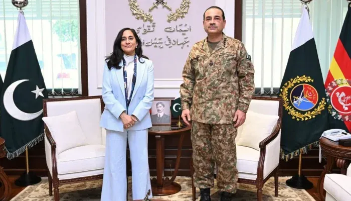 Canadian Foreign Minister Anita Anand poses with Chief of Defence Forces Field Marshal Asim Munir during her official visit to GHQ in Pakistan.
