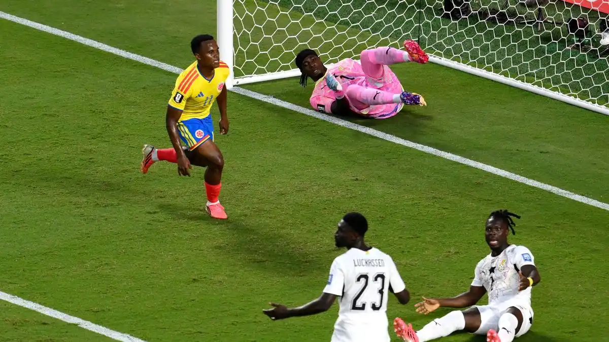 Colombia vs Ghana World Cup 2026 match as Ghana goalkeeper reacts while Colombia attack during the Round of 32