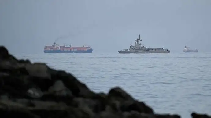 Shipping Firms Avoid Hormuz Route After Iranian Attacks