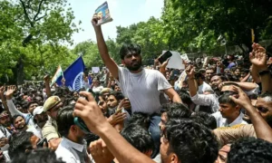 Crowds protest in New Delhi demanding IIOJK Statehood as demonstrators gather during a political rally.