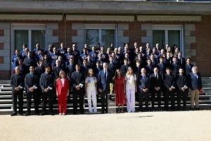 Spain World Cup champions pose with King Felipe VI, the royal family, and the FIFA World Cup trophy during the official welcome ceremony in Madrid.