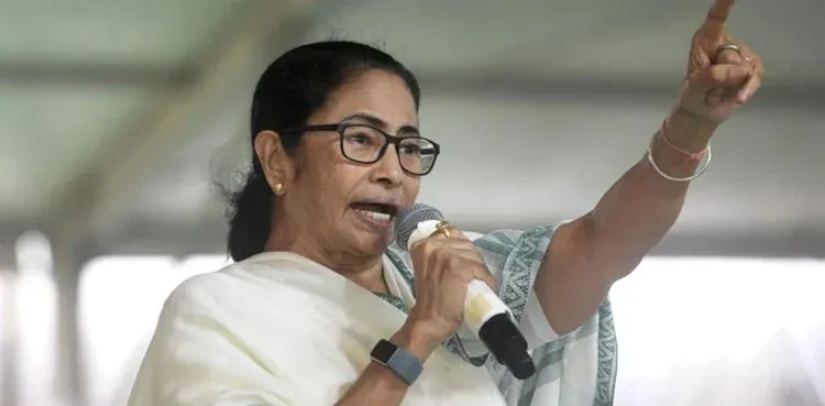 West Bengal Chief Minister Mamata Banerjee addresses a public gathering after the TMC Bank Accounts were frozen during the Enforcement Directorate investigation.
